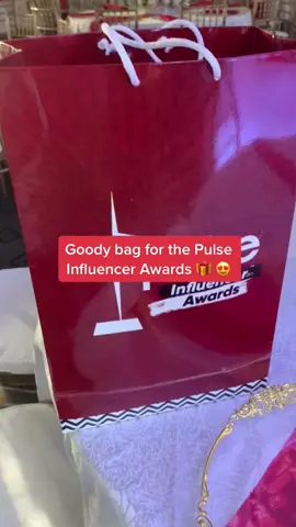 We also had Goody bags at the Pulse Influencer Awards 🎁😍 supported by @ankerofficial.ng  boobytrapAfrica ,Cardsugar, tigerbeer , Kim’s secret 