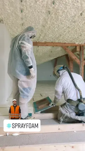 #sprayfoam #insulation #striekanaizolacia #kanadskapena #constructionworker #stavbadomu #zateplenie 