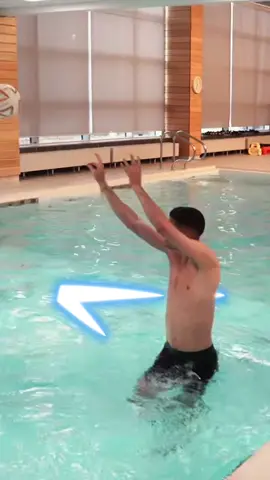 Chilly in the pool today 🥶 🏀