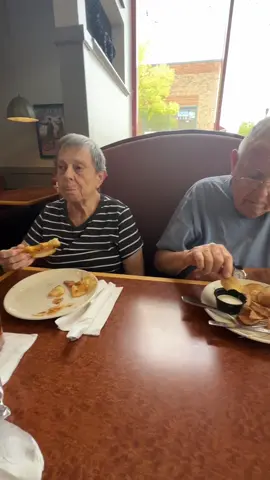 Back having lunch at @blustargrill !  We understand some fans stopped in hoping to see us! #alzheimer #alzheimers #dementia 