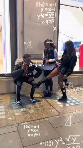 Invisible chair prank 😅🙅🏾‍♂️😂 #prank #fyp #foryou #foryoupage #funny #comdia #viral #invisible 