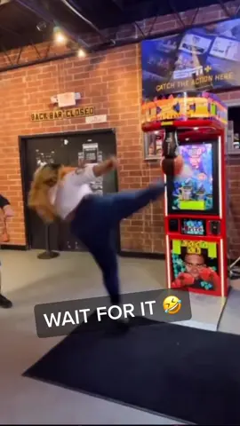 #punchmachine #boxing #funny #arcade #challenge #fails #fail #games #lol 