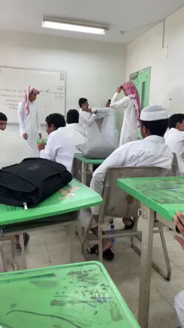 #مدرسة #مدرس #الجبيل #الفضيل #ثنوي #اول_ثنوي #fyp #اكسبلورexplore #CapCut #الشعب_الصيني_ماله_حل😂😂 #ترند #foryou #LiveForTheChallenge 