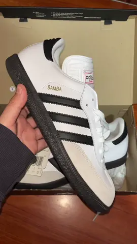 Adidas Samba Classic en Perú? Solo disponible en Cop Perú 😎 #adidas #samba #adidassamba #aesthetic #sneakers #style #fashion #fyp #parati #fypシ #peru #zapatillas 