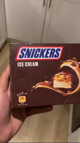 This is NEXT LEVEL! @snickersbar #snickers #icecream #mars #Summer #foodtiktok #fyp #fypシ #foryou #viral #trending #halalmunchies #favourite #dessert #sweet 