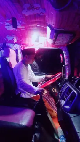 absen magrib lurr,sholatlah sebelum km di sholati