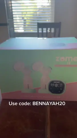 The Zomee Z2 is portable, rechargeable, and super lightweight. Hospital grade strength with a powerful suction! #DidYouYawn #zomeez2breastpump #collaboration #unboxing #greenscreen 