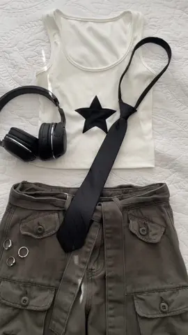 use code romantic20 for 20% off !! @emmiolofficial #emmiol #emmiolhaul #emmiolcargo #downtowngirl #coquette #dollette #pinterest #pinterestaesthetic #gilmoregirls #outfits #fallfashion #falloutfits #staraesthetic #starcore #cargopants 