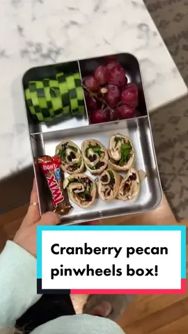 Pinwheels make me feel fancy 💁‍♀️ Anyone else!? 😍 #nofoodrules #intuitiveeating #foodfreedomjourney #foodfreedom #lunchbox #lunchideas #bentobox #worklunch #worklunchideas