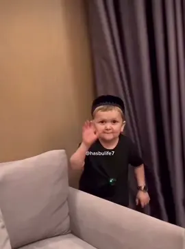 Hasbu saying hello #DidYouYawn #hasbulla #khabib #khabib #ronaldo #fyp #dubai #hasbu #FlexEveryAngle 