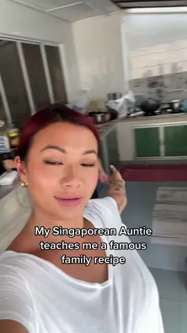 My auntie and uncle were famous for these Hokkien Mee noodles at a Hawker Centre in Singapore. She said now the family can come to me for the recipe 🥹 #Recipe #noodles #cooking #singapore #fyp 