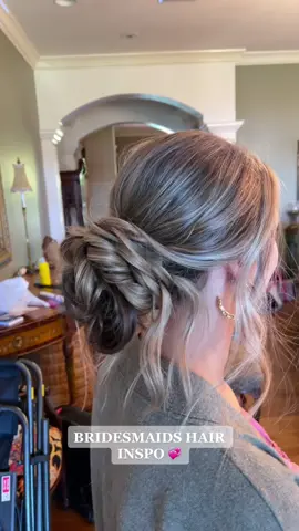 love a bridal party with different hairstyles 💞 #makeup #mua #makeupartist #bridalmakeup #weddingtiktok #hairinspo #bridesmaidshairstyle #bridesmaids #hairstylist #updo #ponytail #fishtailbraid #fyp