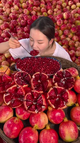 Tunisia-soft-seed pomegranate #foryou #siyad998 #horticulturevibes #pomegranate 