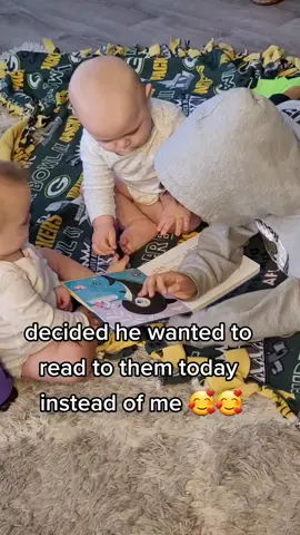 such a good big brother #bigbrother #twins #boygirltwins #reading #storytime 