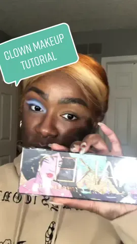 This palette truly is the moment @urban decay ✨✨ #urbandecaycosmetics #makeuptutorial #grwm #imannoying #eyeshadowtutorial #chitchat #newmakeup #halloweenlooks #clownmakeup #funmakeup #makeuplover #nyxcosmetics #colourpopcosmetics #mue #blackgirltiktok 