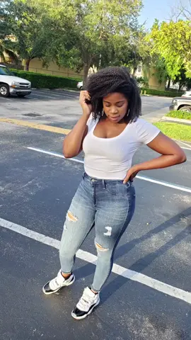 My favorite go-to look!!  curly hair, jeans & a body suit 🤍 #StrictlyCurls #washandgo #naturalhair #kotd #retro11 #concords #sneakerhead 