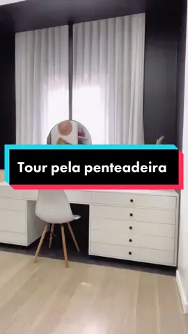 São 2,55m de laegura e 11 gavetas com bastante espsco pra guardar tudo! #tourpelapenteadeira #penteadeira #hometour #organizedhome #designdeinteriores #fy #fyp