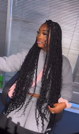 understood the assignment 😍🖤  I LOVE MY HAIR 🥺 #fyp #hairtok #bohobraids 