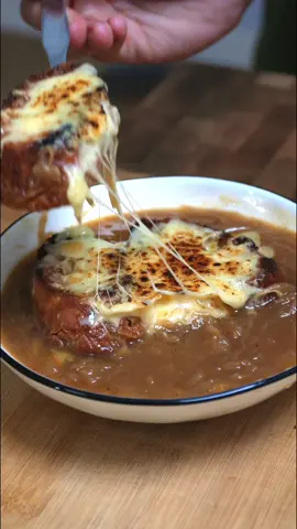 🧅 SOPA DE CEBOLLA 🧅 #sopa #sopadecebolla #cebolla #comida #comer #comiendo #cocina #cocinar #cocinando #Receta #recetas #parati #queso #quesolovers #sopita 