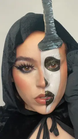 I wanna know who I’m talking to…🔪📞 #screem#halloween#halloweenvideo#halloweenmakeup#fyp#beauty#trend#trending#makeup#mua#hairvideo#foryou#hairtutorial#featureme#viral#goviral#viralvideo#viraltiktok#grwm#GlowUp#storytime#transition#transformation#makeupchallenge#spookymakeup