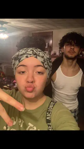 #greenscreen bro it's scary how much my brother and i look alike😭😭😭😭😭 #fyp#twins#viral 