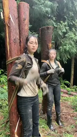 Pretty girl carrying wood #hardwork #Hard #lassie #prettygirl #Beautifulgirl 