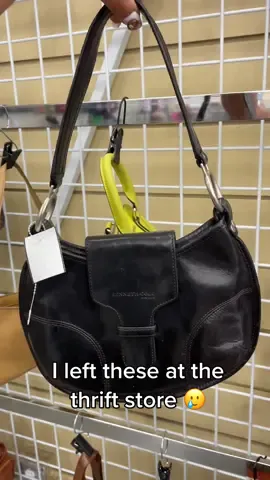 Am I regretting leaving that black leather bag behind now? Yes, I am 🥲 #thrift #thrifthaul #thriftwithme #fashiontok 