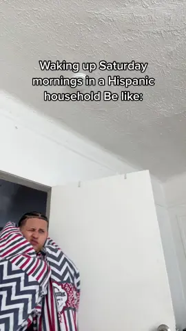 You just just know your moms cleaning 🤣🤣🤣🤣