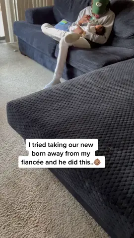 He was not giving him up lol 😅😭💕#fypシ #trending #viral #couple #couplegoals #Love #boyfriend #themacfamily 
