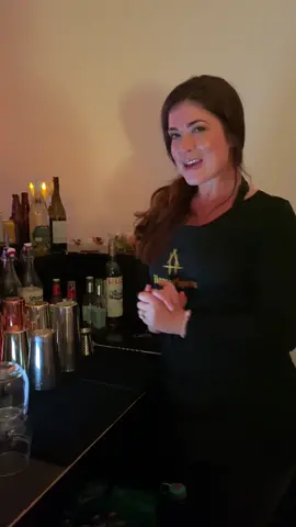 Come visit me until October 31st at the House of Spirits Los Angeles 👻 #drinkswithemma #100proofemma #houseofspiritssoireela #houseofspirits #halloweentok #mysecretla #losangelesbartender 