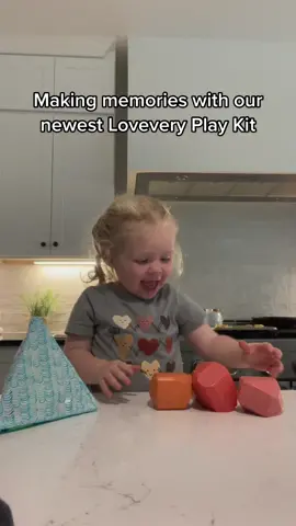 This months @Lovevery Play Kit is “The Free Spirit” and we loved watching Evie laugh while problem solving with these blocks 😂 Play Kits make great holiday gifts, LIB for more info #LoveveryGift #Lovevery 