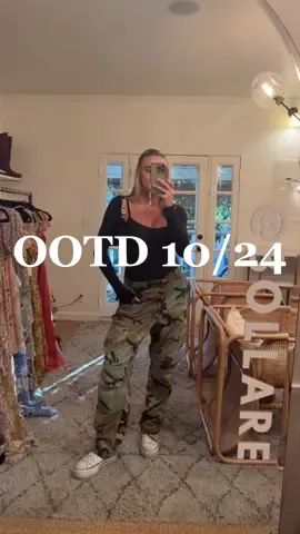 #OOTD! #FomotionalFinds #losangeles 