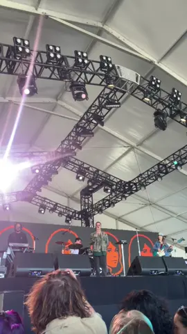 Honestly the most underwhelming set of the fest, the singer seemed to think everyone was cringe & had literally 0 energy 🙃 #whenwewereyoungfest #tvgirl #loversrock 