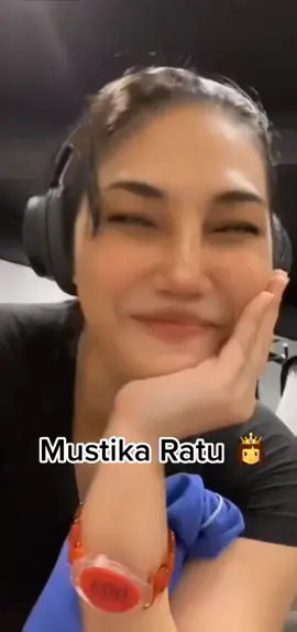 Beza btol kan mustika buat live, malu² manja² gitu dgn mak alahai sweettt 🥰🤩😍 #sajatvideo #nursajat23 #nursajat85 #nursajatvoice #mustika #bengkungsajat #sajatfyp 