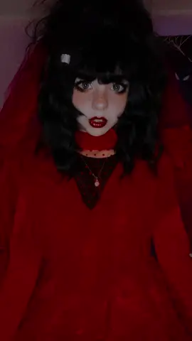 How’s everyone today?? #lydiadeetz #beetlejuice #musical #movie #beetlejuicethemusical  #beetlejuicemovie #beetlejuicecosplay #cosplay #cosplayer #makeup #broadway #broadwaycosplay #lydiadeetzcosplay  #contacts #halloweencosplay 
