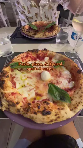 Ready for round 2 of all carbs again 🤍🙃 #italy #italianfood #italiano #pizzalover #aperolspritz #italytourism #tiramisu #italiafood #foodblogger #travelbucketlist 
