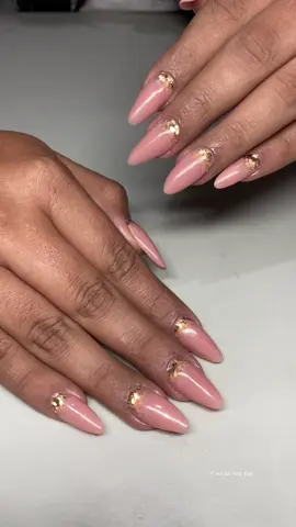 Primer clienta en escultural ¿Qué tal? #vbeautypure #organicnails #organicnailsmexico #embajadora #fyp #parati #uñasacrilicas #nailsartvideos #elpaso #manicurista #viralporelmundo 