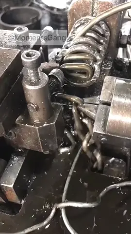 Chain link production