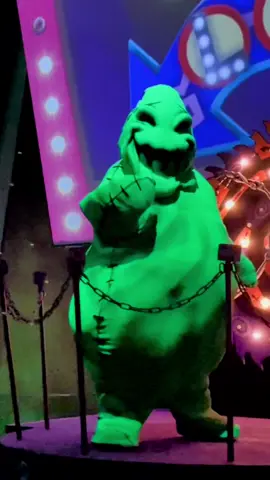 We ❤️ Oogie Boogie #dizndonohues #disneyparks #californiaadventure #dizndoesdisneyland #DIZN #oogieboogiebash #disney #StemDrop001 #FomotionalFinds #disneyland #disneytravel 