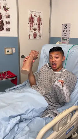 Patient pranks doctor with fake hand