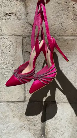 Can’t (won’t) stop taking pictures of these beauties ✨#sparkleseason #party #partyseason  #christmasparty #partyseasonoutfitinspo #dupe #pinkheels #heels