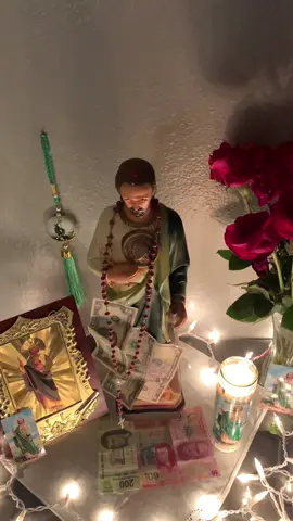 Les comparto mi pequeño altar, lo hice con todo mi corazón. #MiSanJudasSiempreMeQuida #sanjudaselpatron Faltan 2 días pa Celebrar tu cumpleaños mi san Judas. 