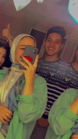 احنا عيله متكعبله متنعكشه فعلا يا جماعه 😂😂😂😂😂 @👿❄E S L A M🔥🦁 @🌏 معجزه مصر 🇪🇬👑 