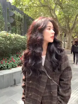 “Nếu bạn độc thân, hãy tận hưởng điều đó. Độc thân không có nghĩa là chưa đủ tốt để yêu. Độc thân nghĩa là chưa có ai đủ tốt để được bạn yêu.” #xuhuong 