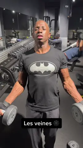 Les veines cest beau 🕸️  #golozer #golozer_ritchie #Fitness #foryou #pourtoi 