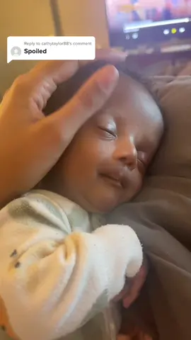 Replying to @cathytaylor88 Ocean loves cuddles 🥰🥰 #newbornbaby #newbornsoftiktok #newmom #newmomlife #newmommy #mommylife #sahmlife #sahm 