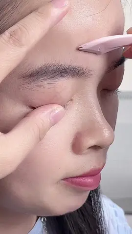 Still having trouble with doing your eyebrow? Try this!!!!#eyebrows #tutorial? #eyebrowroutine #beauty #beauty💕 #fyp #fypシ゚viral #fyp? #foryou❤️ #for