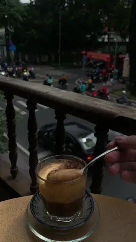 Được hôm cafe sáng Sài Gòn mà tưởng Hà Nội ☕️ #cafe #cafetrung #sàigon #fyb #xuhuong  #tiktok #viral