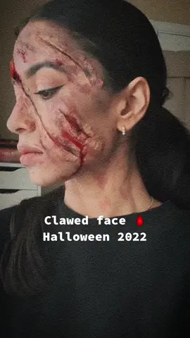 Clawed face 🩸 #sfxmakup #halloweenmakeup #halloweenlook #makeup #Halloween2022 #sfx #creativemakeup 