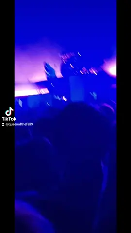 Respuesta a @mariandavila0 aquí esta el que nosotros grabamos :) 🖤 @BRING ME THE HORIZON 